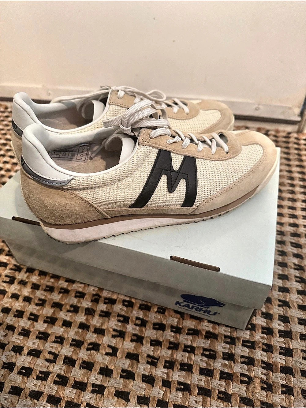 Karhu Mestari Boulder Jet Black Sneakers Beige & Black womens size 8.5 (men’s si